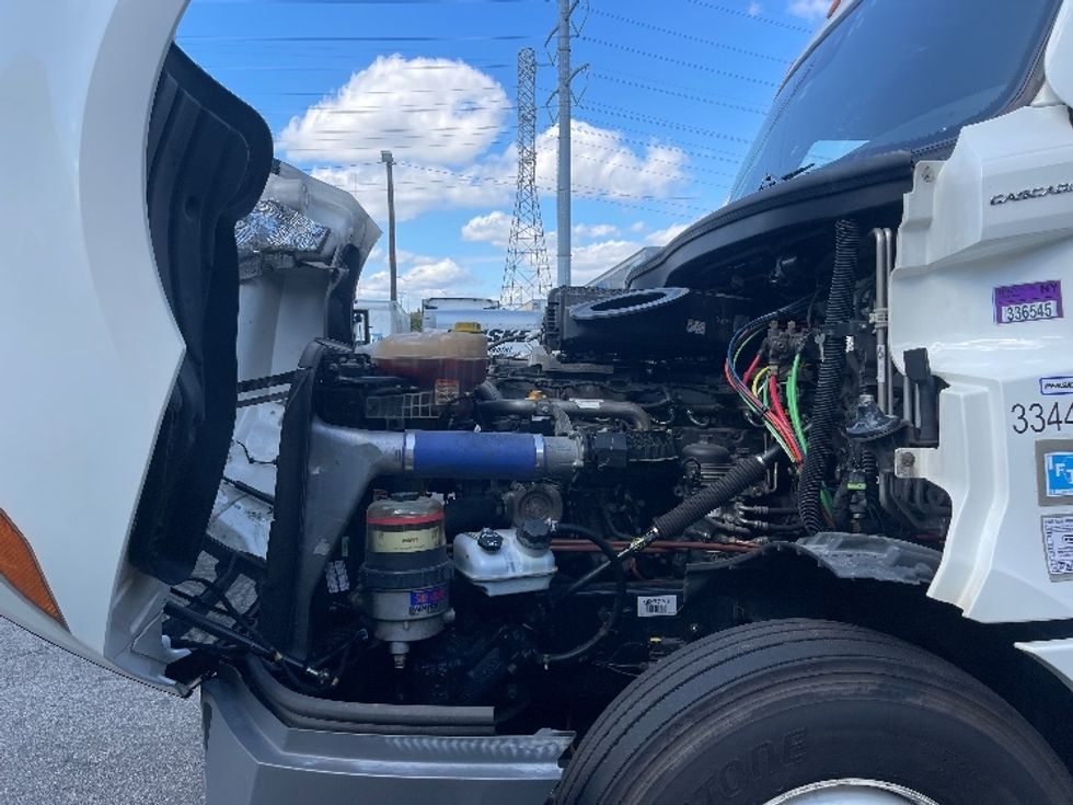 Sleeper Tractor-Heavy Duty Tractors-Freightliner-2021-T12664ST-North Bergen-NJ-588,836\n\t\tmiles-$ 54,500 - Image 21