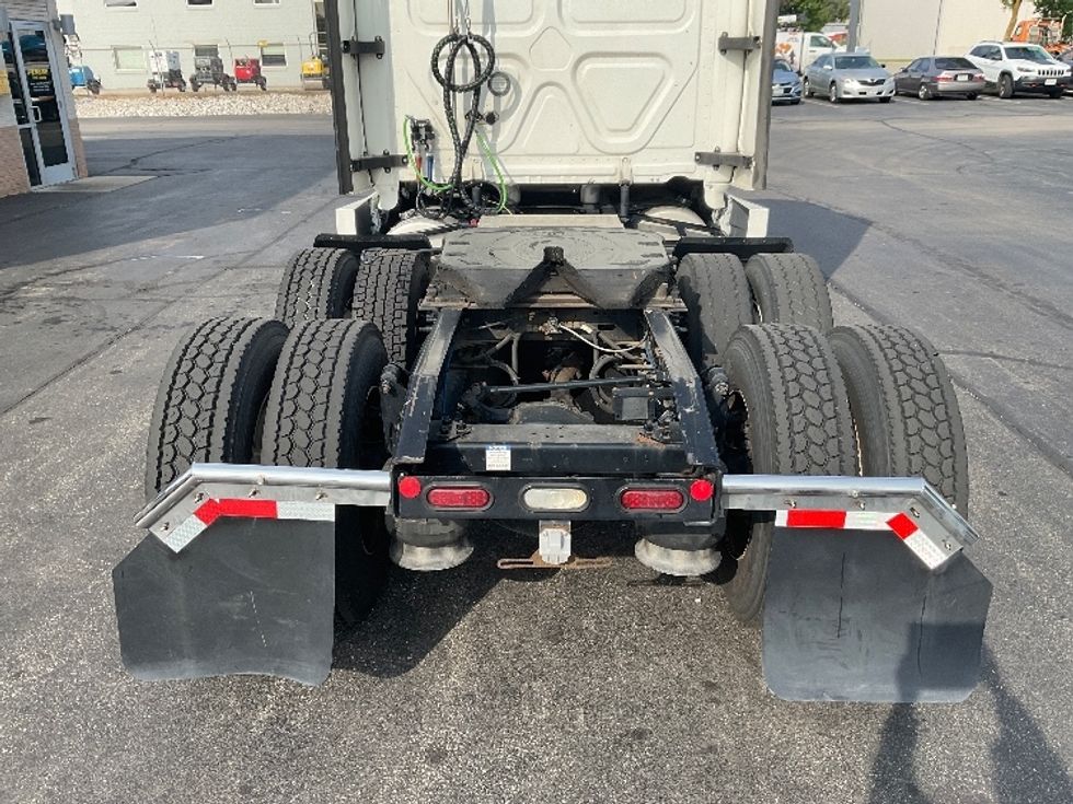 Sleeper Tractor-Heavy Duty Tractors-Freightliner-2021-T12664ST-North Fond Du Lac-WI-603,658\n\t\tmiles-$ 53,250 - Image 5
