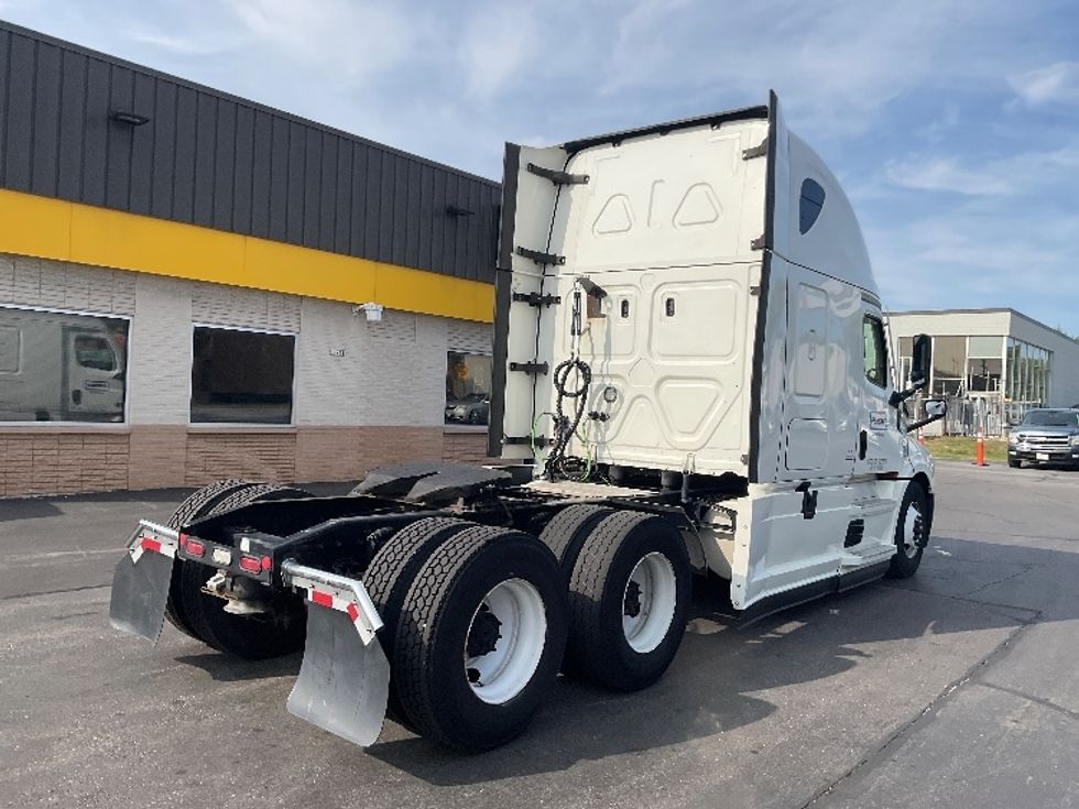 Sleeper Tractor-Heavy Duty Tractors-Freightliner-2021-T12664ST-North Fond Du Lac-WI-603,658\n\t\tmiles-$ 53,250 - Image 6