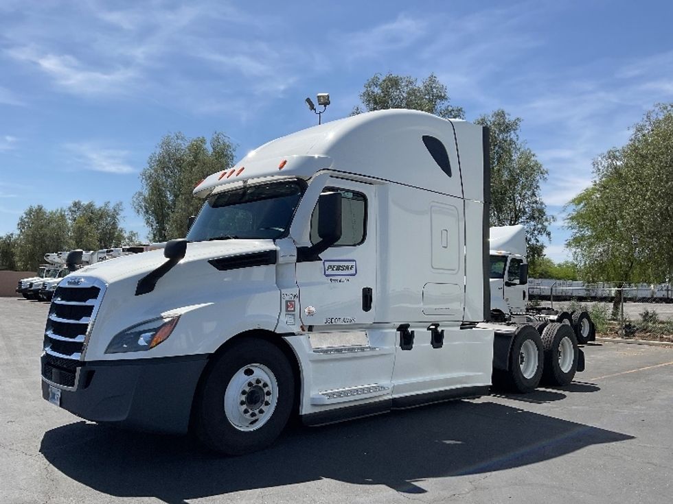 Sleeper Tractor-Heavy Duty Tractors-Freightliner-2021-T12664ST-North Las Vegas-NV-343,205\n\t\tmiles-$ 85,500 - Image 3