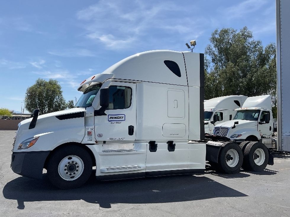 Sleeper Tractor-Heavy Duty Tractors-Freightliner-2021-T12664ST-North Las Vegas-NV-343,205\n\t\tmiles-$ 85,500 - Image 4