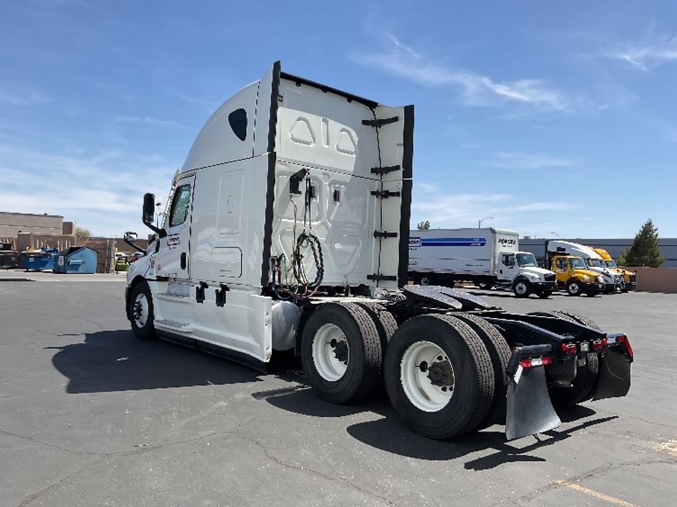 Sleeper Tractor-Heavy Duty Tractors-Freightliner-2021-T12664ST-North Las Vegas-NV-343,205\n\t\tmiles-$ 85,500 - Image 5