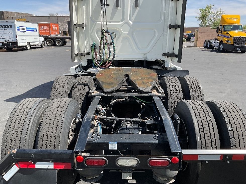 Sleeper Tractor-Heavy Duty Tractors-Freightliner-2021-T12664ST-North Las Vegas-NV-343,205\n\t\tmiles-$ 85,500 - Image 6