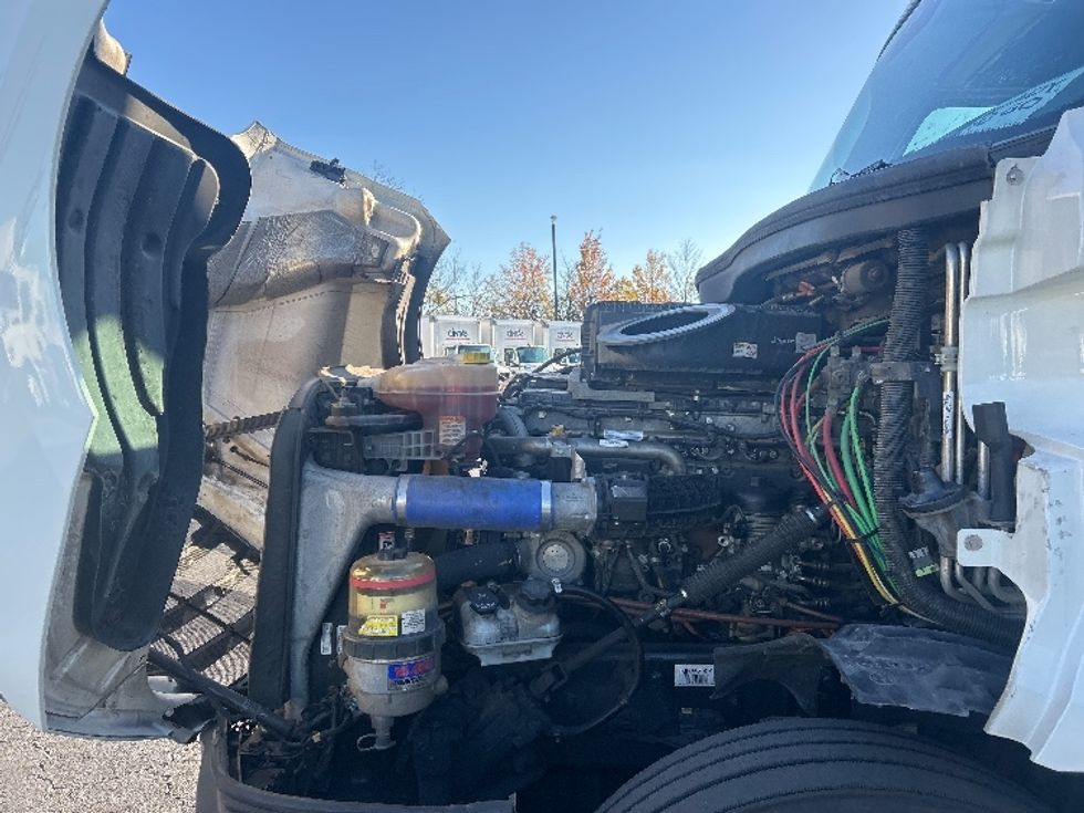 Sleeper Tractor-Heavy Duty Tractors-Freightliner-2021-T12664ST-Obetz-OH-493,464\n\t\tmiles-$ 61,250 - Image 21