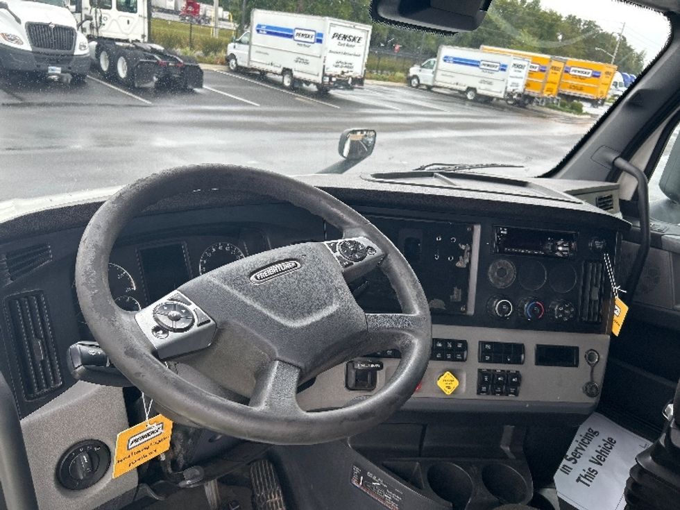 Sleeper Tractor-Heavy Duty Tractors-Freightliner-2021-T12664ST-Ocala-FL-625,947\n\t\tmiles-$ 53,250 - Image 10