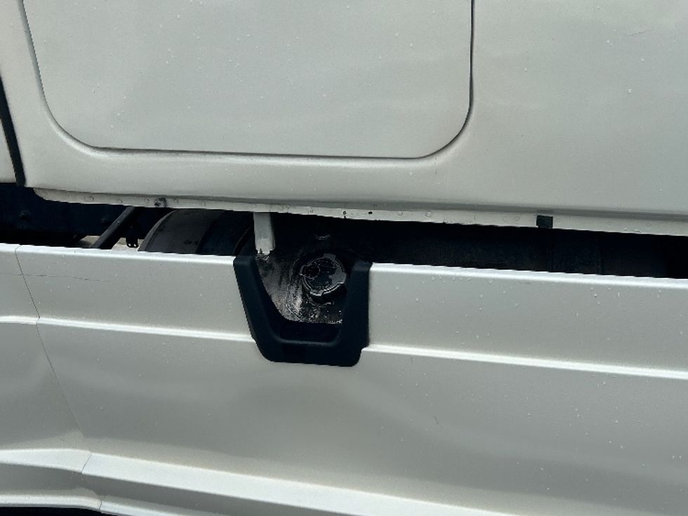 Sleeper Tractor-Heavy Duty Tractors-Freightliner-2021-T12664ST-Ocala-FL-625,947\n\t\tmiles-$ 53,250 - Image 23