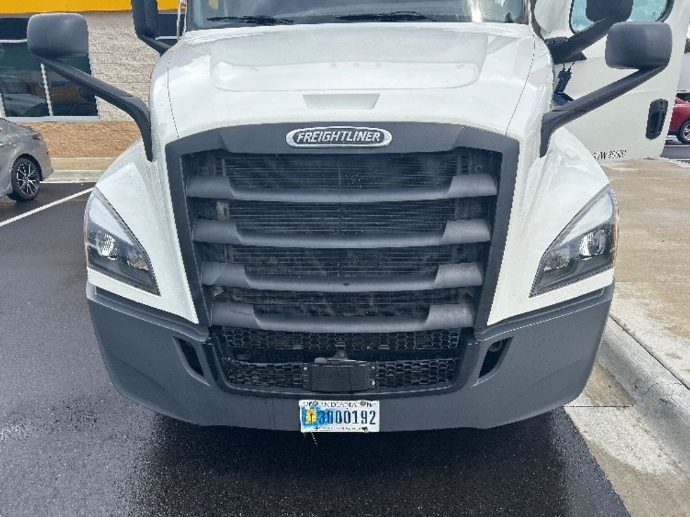 Sleeper Tractor-Heavy Duty Tractors-Freightliner-2021-T12664ST-Ocala-FL-625,947\n\t\tmiles-$ 53,250 - Image 25