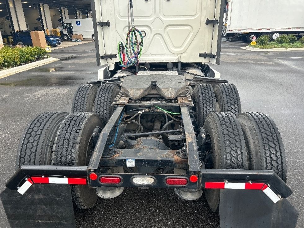 Sleeper Tractor-Heavy Duty Tractors-Freightliner-2021-T12664ST-Ocala-FL-625,947\n\t\tmiles-$ 53,250 - Image 6