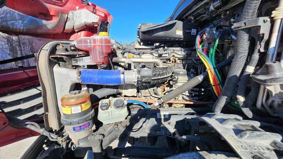 Sleeper Tractor-Heavy Duty Tractors-Freightliner-2021-T12664ST-Ocala-FL-689,404\n\t\tmiles-$ 45,000 - Image 21