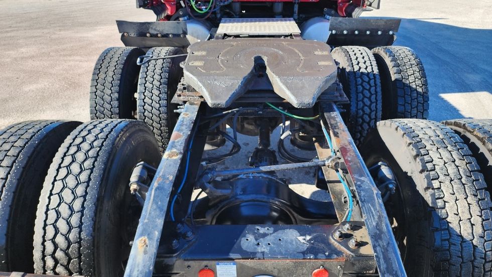 Sleeper Tractor-Heavy Duty Tractors-Freightliner-2021-T12664ST-Ocala-FL-689,404\n\t\tmiles-$ 45,000 - Image 6