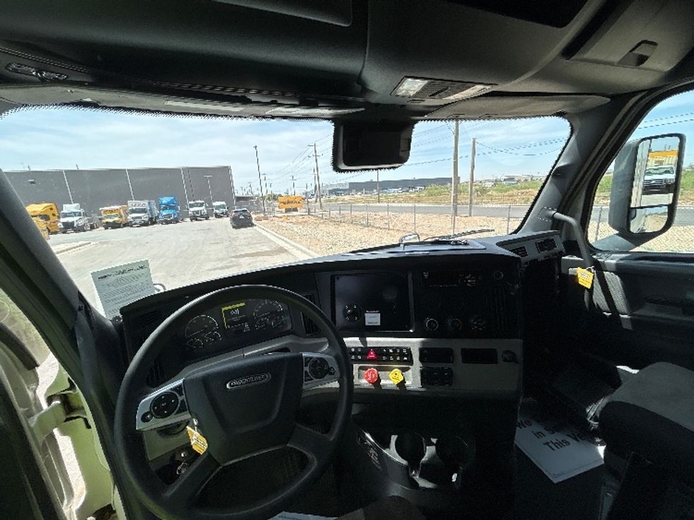 Sleeper Tractor-Heavy Duty Tractors-Freightliner-2021-T12664ST-Odessa-TX-542,990\n\t\tmiles-$ 61,500 - Image 11