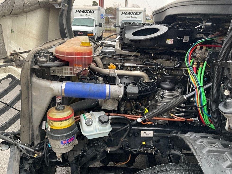 Sleeper Tractor-Heavy Duty Tractors-Freightliner-2021-T12664ST-Ogden-UT-565,740\n\t\tmiles-$ 65,750 - Image 20