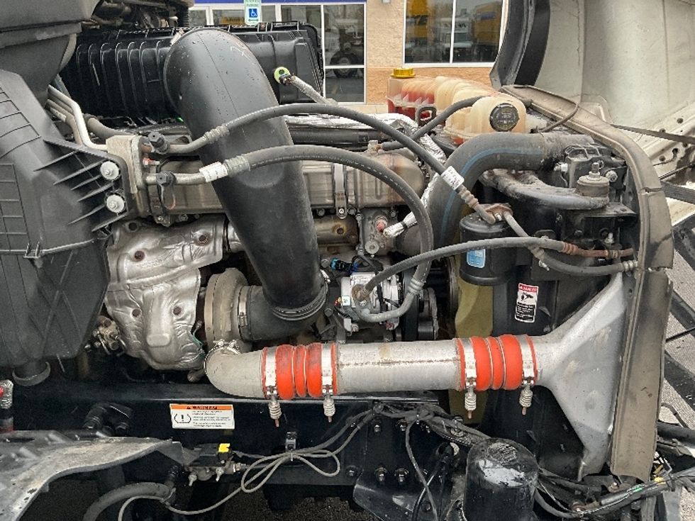 Sleeper Tractor-Heavy Duty Tractors-Freightliner-2021-T12664ST-Ogden-UT-565,740\n\t\tmiles-$ 65,750 - Image 21