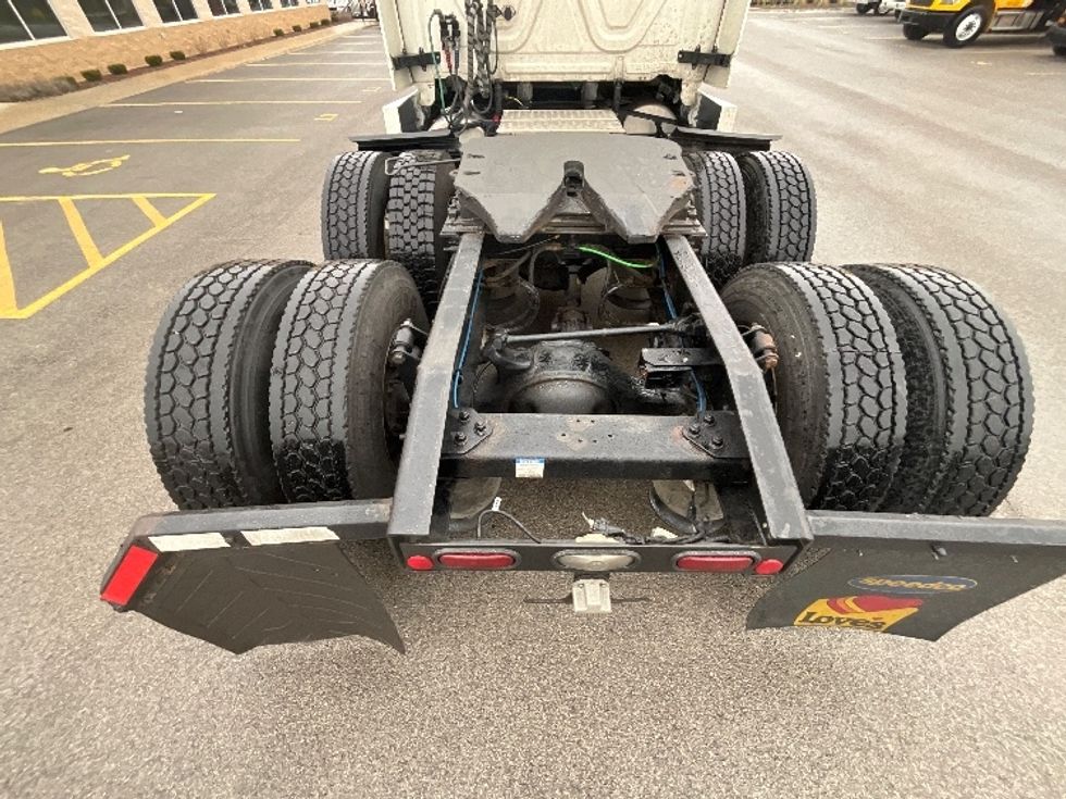 Sleeper Tractor-Heavy Duty Tractors-Freightliner-2021-T12664ST-Ogden-UT-565,740\n\t\tmiles-$ 65,750 - Image 6