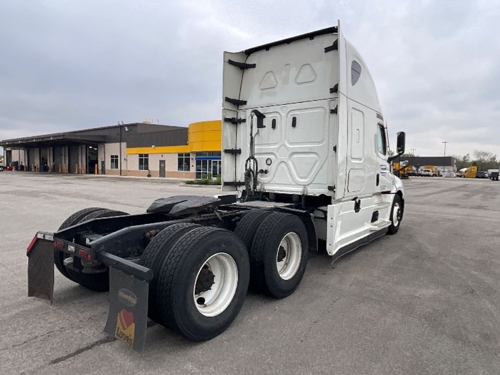 Sleeper Tractor-Heavy Duty Tractors-Freightliner-2021-T12664ST-Ogden-UT-565,740\n\t\tmiles-$ 65,750 - Image 7