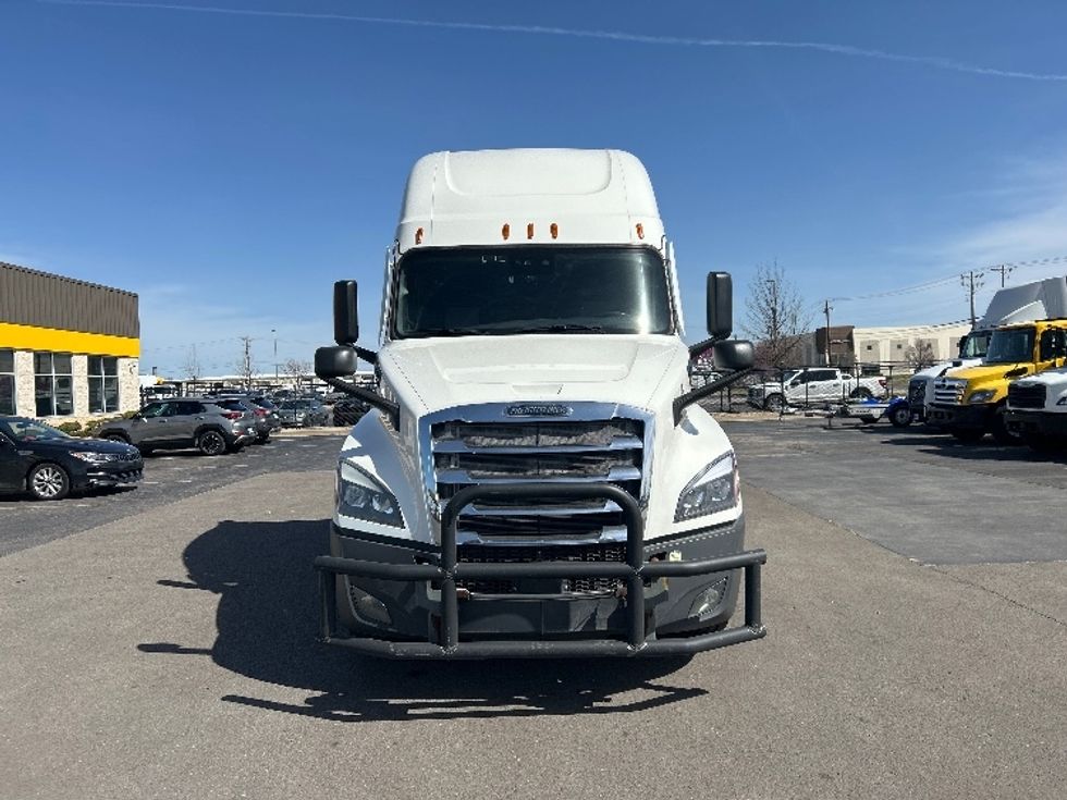 Sleeper Tractor-Heavy Duty Tractors-Freightliner-2021-T12664ST-Oklahoma City-OK-395,980\n\t\tmiles-$ 73,750 - Image 2