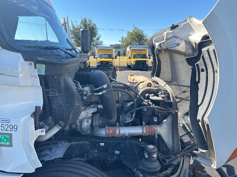 Sleeper Tractor-Heavy Duty Tractors-Freightliner-2021-T12664ST-Oklahoma City-OK-480,345\n\t\tmiles-$ 75,750 - Image 20
