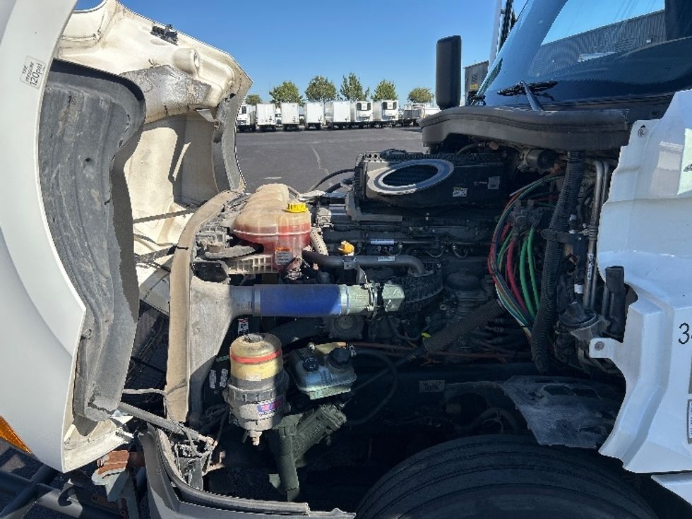 Sleeper Tractor-Heavy Duty Tractors-Freightliner-2021-T12664ST-Oklahoma City-OK-480,345\n\t\tmiles-$ 75,750 - Image 21