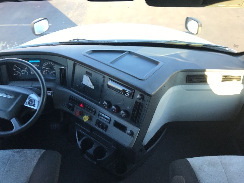 Sleeper Tractor-Heavy Duty Tractors-Freightliner-2021-T12664ST-Oklahoma City-OK-531,161\n\t\tmiles-$ 62,500 - Image 12