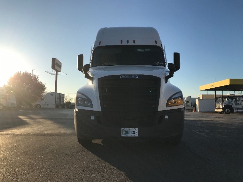 Sleeper Tractor-Heavy Duty Tractors-Freightliner-2021-T12664ST-Oklahoma City-OK-531,161\n\t\tmiles-$ 62,500 - Image 2