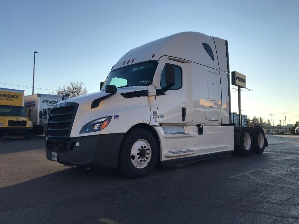 Sleeper Tractor-Heavy Duty Tractors-Freightliner-2021-T12664ST-Oklahoma City-OK-531,161\n\t\tmiles-$ 62,500 - Image 3