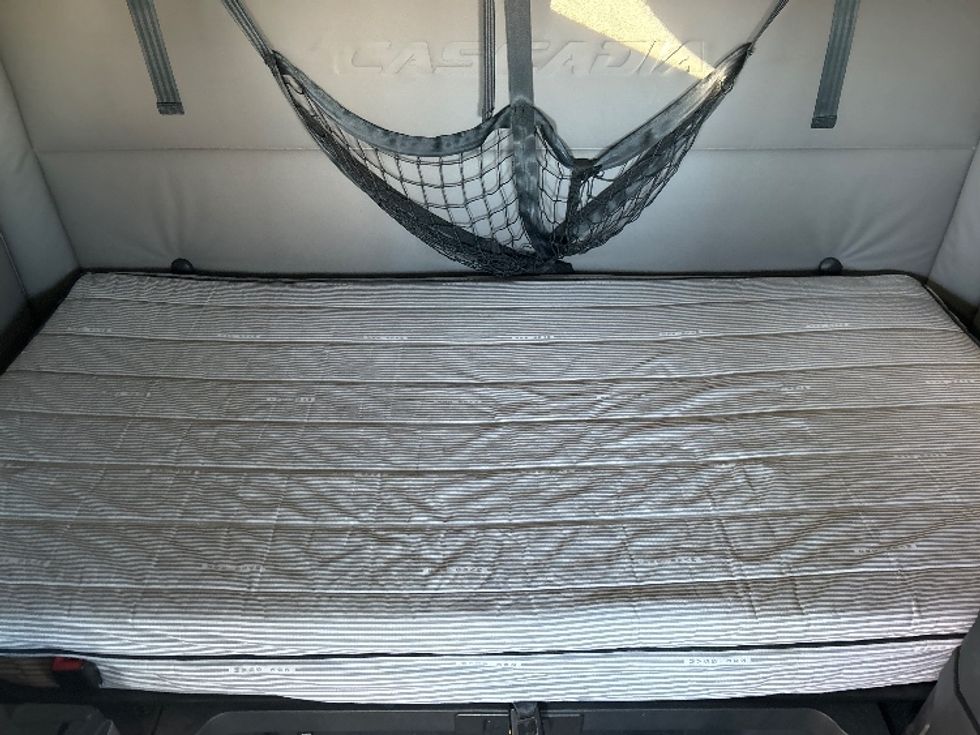 Sleeper Tractor-Heavy Duty Tractors-Freightliner-2021-T12664ST-Oklahoma City-OK-701,562\n\t\tmiles-$ 14,250 - Image 14