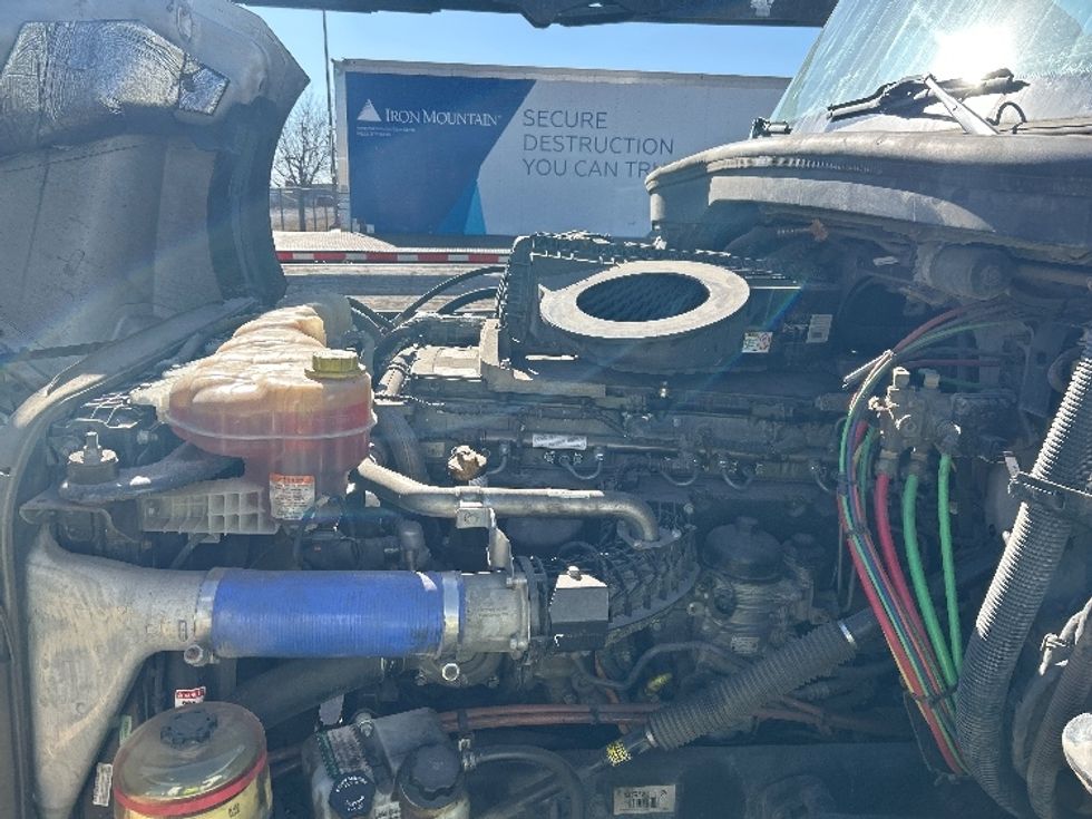 Sleeper Tractor-Heavy Duty Tractors-Freightliner-2021-T12664ST-Oklahoma City-OK-701,562\n\t\tmiles-$ 14,250 - Image 18