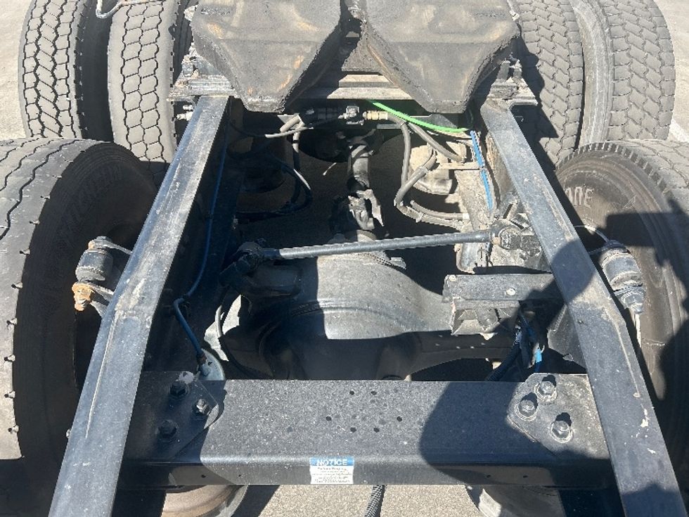 Sleeper Tractor-Heavy Duty Tractors-Freightliner-2021-T12664ST-Ontario-CA-579,128\n\t\tmiles-$ 63,250 - Image 6