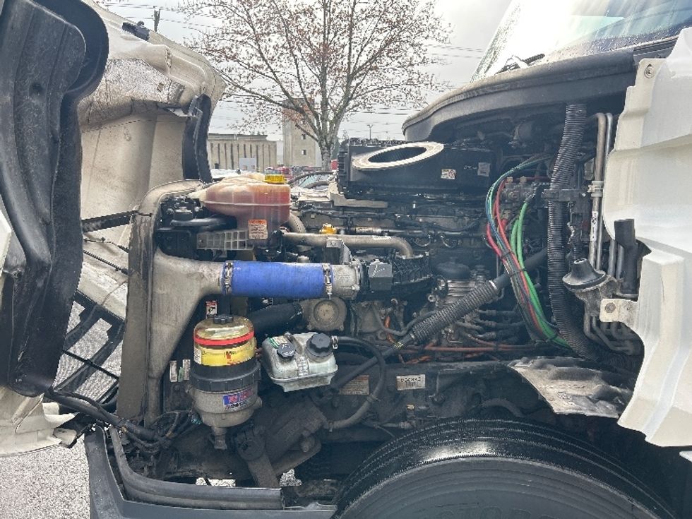 Sleeper Tractor-Heavy Duty Tractors-Freightliner-2021-T12664ST-Orlando-FL-527,479\n\t\tmiles-$ 61,000 - Image 21