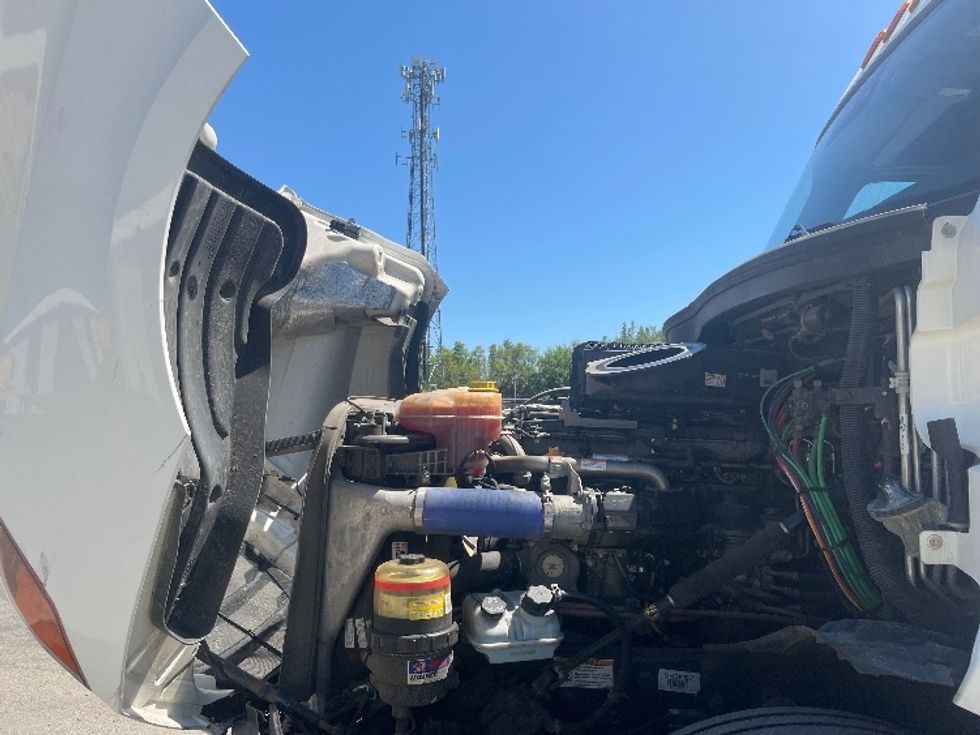 Sleeper Tractor-Heavy Duty Tractors-Freightliner-2021-T12664ST-Orlando-FL-558,873\n\t\tmiles-$ 59,250 - Image 21