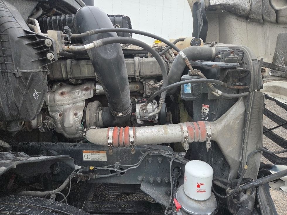 Sleeper Tractor-Heavy Duty Tractors-Freightliner-2021-T12664ST-Parkersburg-WV-506,864\n\t\tmiles-$ 61,500 - Image 16