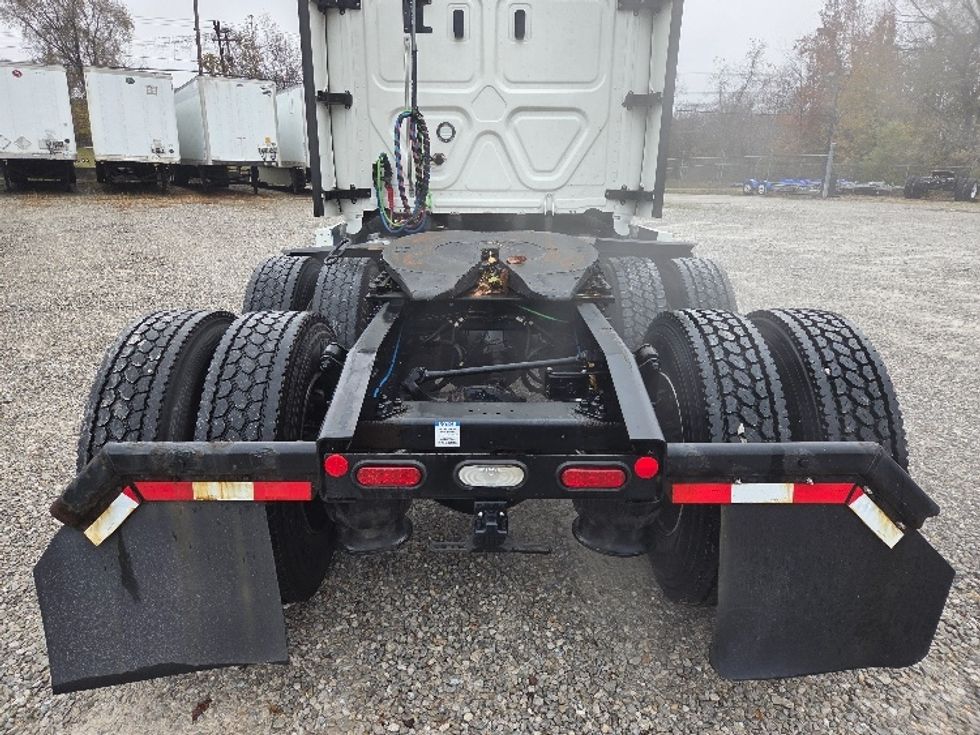 Sleeper Tractor-Heavy Duty Tractors-Freightliner-2021-T12664ST-Parkersburg-WV-506,864\n\t\tmiles-$ 61,500 - Image 4