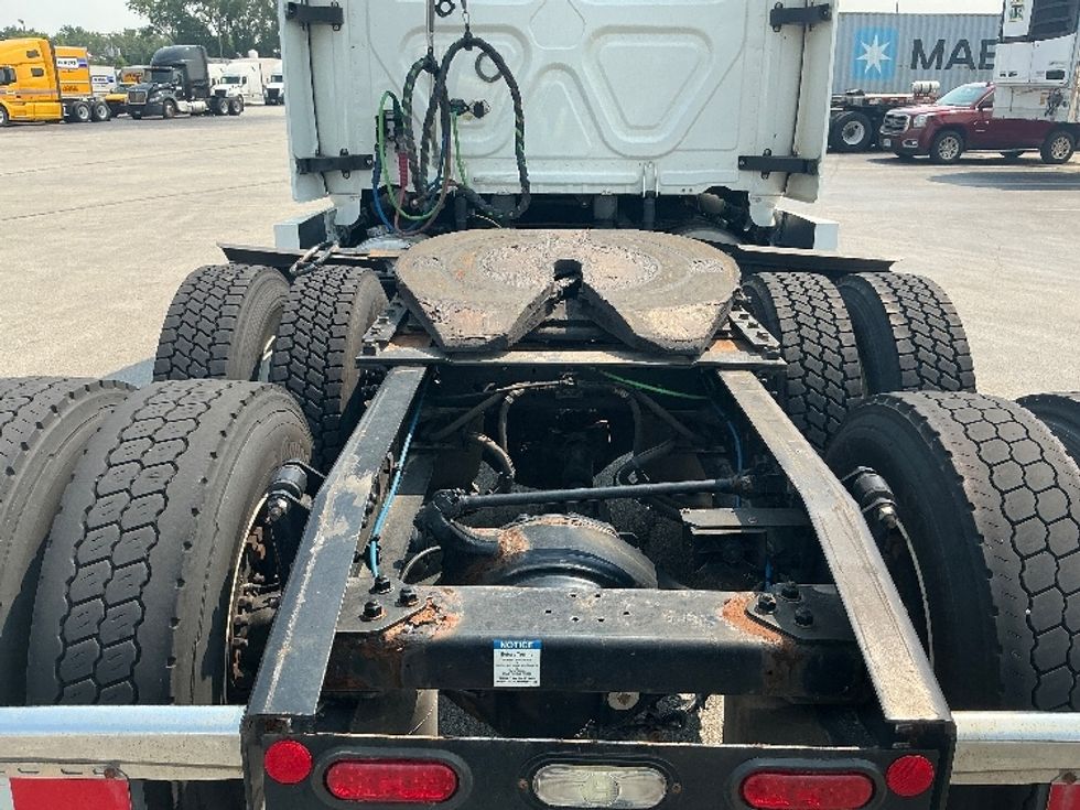 Sleeper Tractor-Heavy Duty Tractors-Freightliner-2021-T12664ST-Parsippany-NJ-474,381\n\t\tmiles-$ 65,250 - Image 6