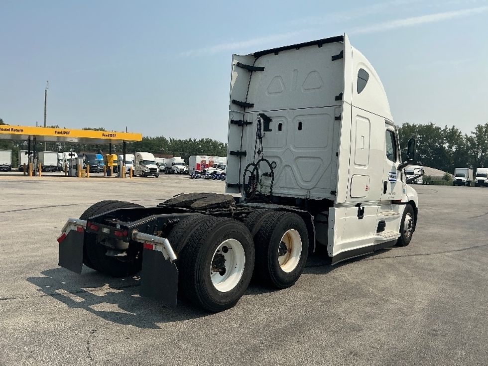 Sleeper Tractor-Heavy Duty Tractors-Freightliner-2021-T12664ST-Parsippany-NJ-474,381\n\t\tmiles-$ 65,250 - Image 7