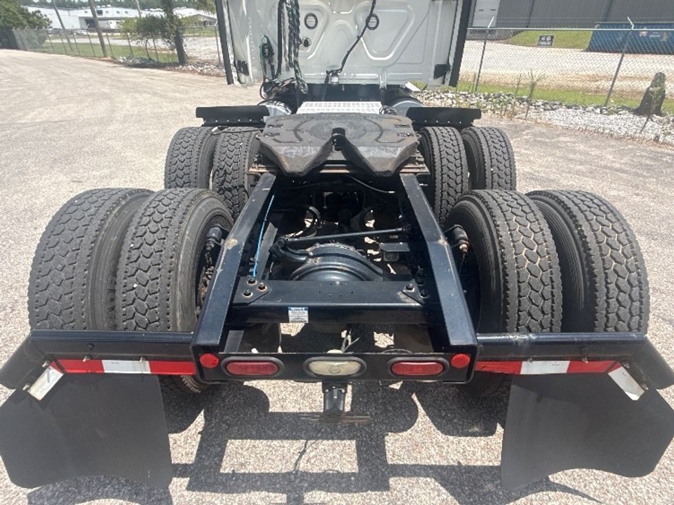 Sleeper Tractor-Heavy Duty Tractors-Freightliner-2021-T12664ST-Pell City-AL-387,358\n\t\tmiles-$ 82,250 - Image 6