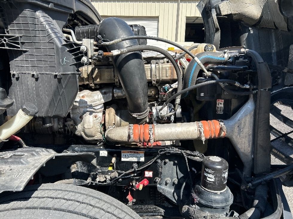 Sleeper Tractor-Heavy Duty Tractors-Freightliner-2021-T12664ST-Pell City-AL-553,805\n\t\tmiles-$ 57,250 - Image 20
