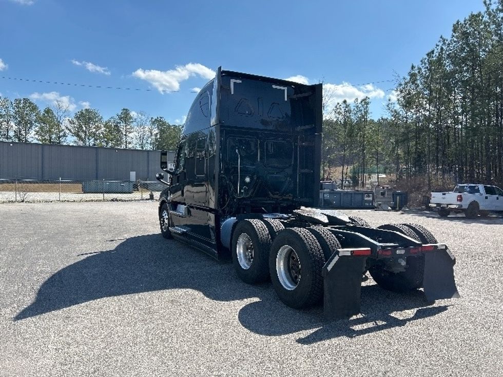 Sleeper Tractor-Heavy Duty Tractors-Freightliner-2021-T12664ST-Pell City-AL-553,805\n\t\tmiles-$ 57,250 - Image 5