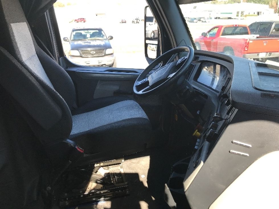 Sleeper Tractor-Heavy Duty Tractors-Freightliner-2021-T12664ST-Pell City-AL-628,267\n\t\tmiles-$ 54,250 - Image 15