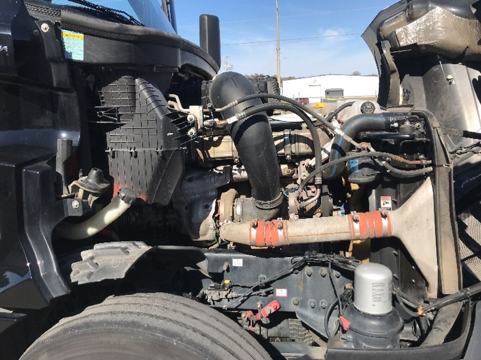 Sleeper Tractor-Heavy Duty Tractors-Freightliner-2021-T12664ST-Pell City-AL-628,267\n\t\tmiles-$ 54,250 - Image 20