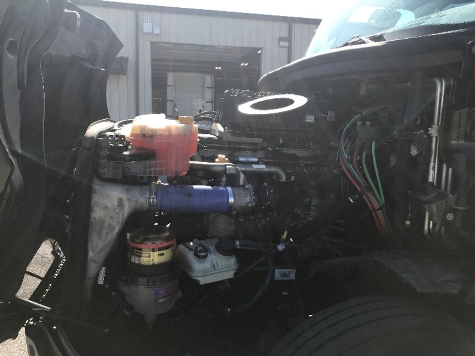 Sleeper Tractor-Heavy Duty Tractors-Freightliner-2021-T12664ST-Pell City-AL-628,267\n\t\tmiles-$ 54,250 - Image 21