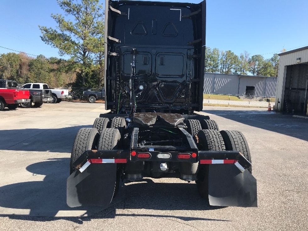 Sleeper Tractor-Heavy Duty Tractors-Freightliner-2021-T12664ST-Pell City-AL-628,267\n\t\tmiles-$ 54,250 - Image 6