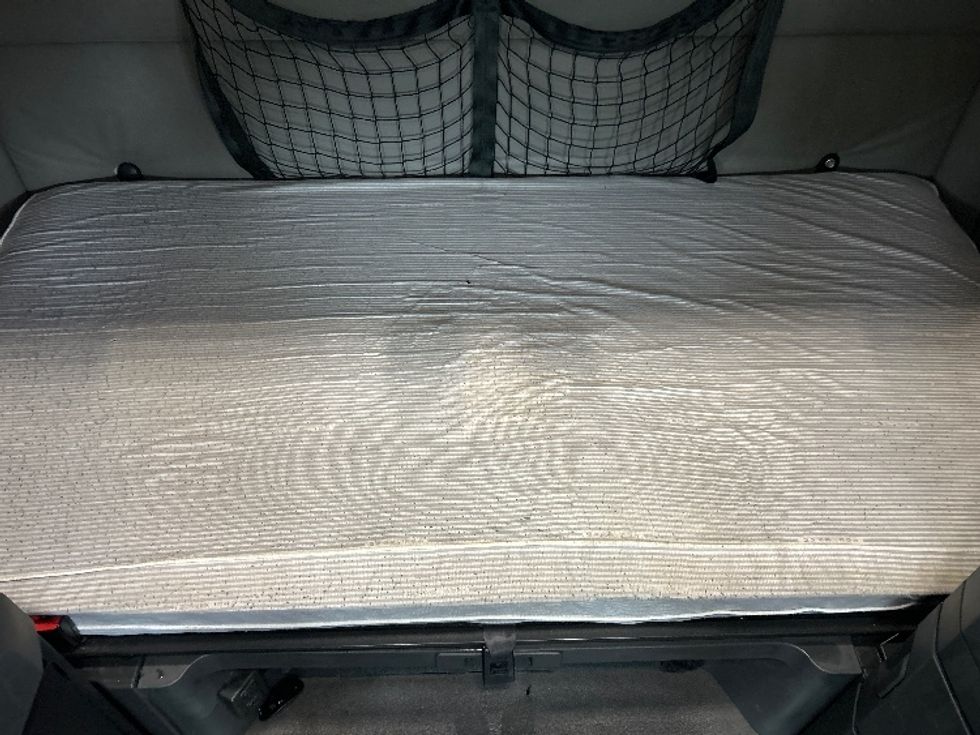 Sleeper Tractor-Heavy Duty Tractors-Freightliner-2021-T12664ST-Pell City-AL-659,000\n\t\tmiles-$ 47,750 - Image 17