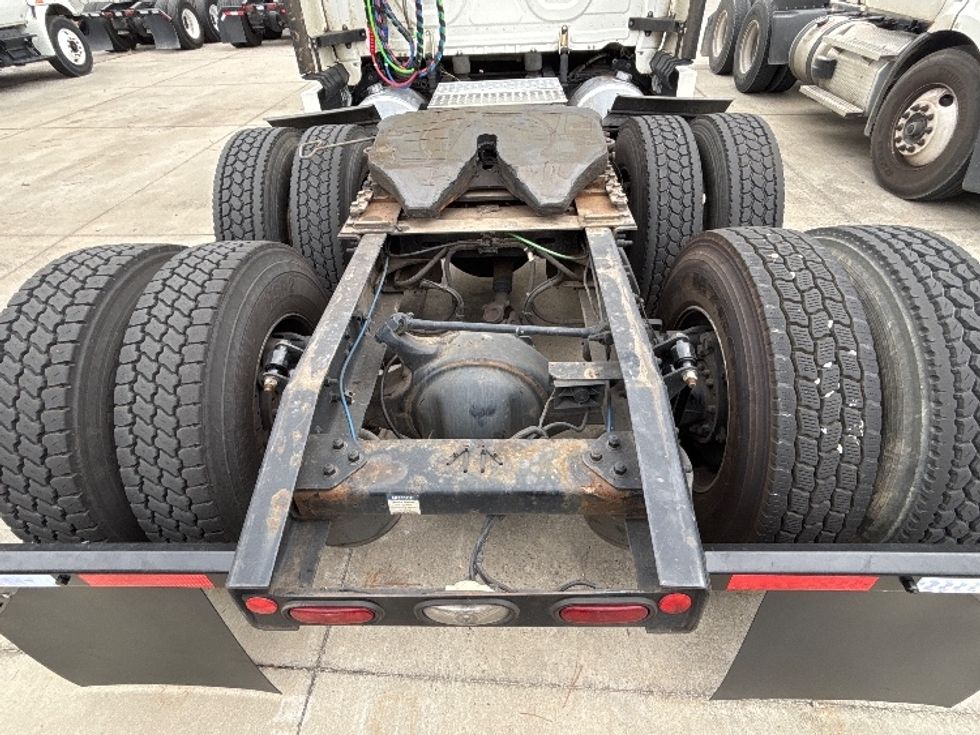 Sleeper Tractor-Heavy Duty Tractors-Freightliner-2021-T12664ST-Pell City-AL-700,278\n\t\tmiles-$ 46,250 - Image 6