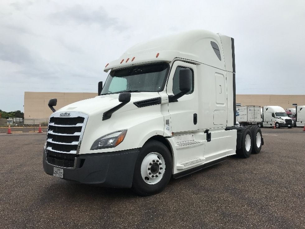 Sleeper Tractor-Heavy Duty Tractors-Freightliner-2021-T12664ST-Pennsauken-NJ-553,560\n\t\tmiles-$ 58,250 - Image 3
