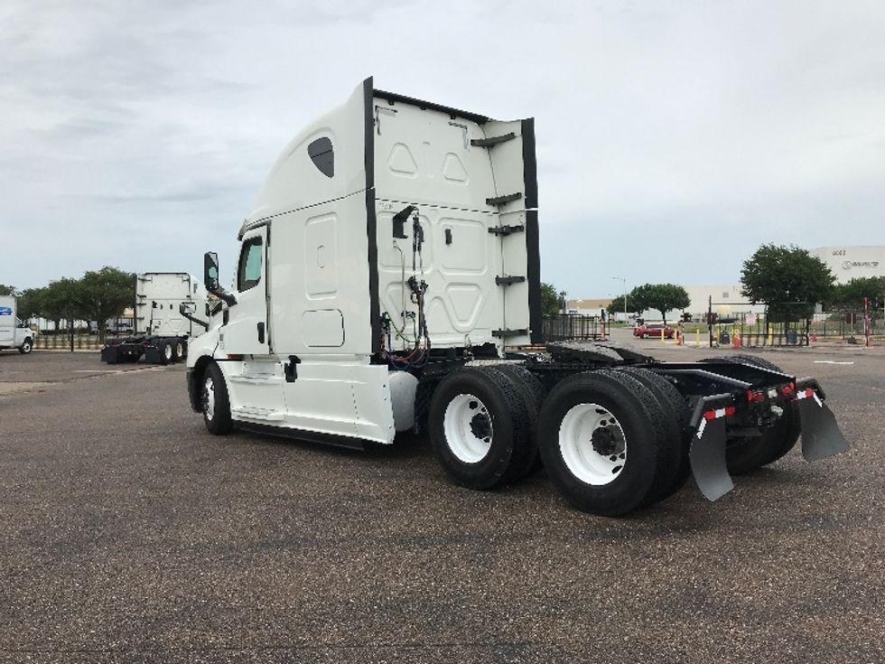 Sleeper Tractor-Heavy Duty Tractors-Freightliner-2021-T12664ST-Pennsauken-NJ-553,560\n\t\tmiles-$ 58,250 - Image 5