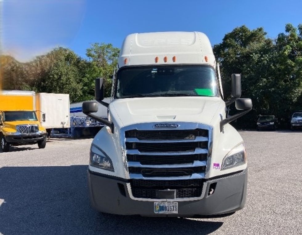 Sleeper Tractor-Heavy Duty Tractors-Freightliner-2021-T12664ST-Pensacola-FL-373,052\n\t\tmiles-$ 76,750 - Image 2