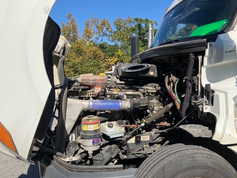 Sleeper Tractor-Heavy Duty Tractors-Freightliner-2021-T12664ST-Pensacola-FL-373,052\n\t\tmiles-$ 76,750 - Image 20