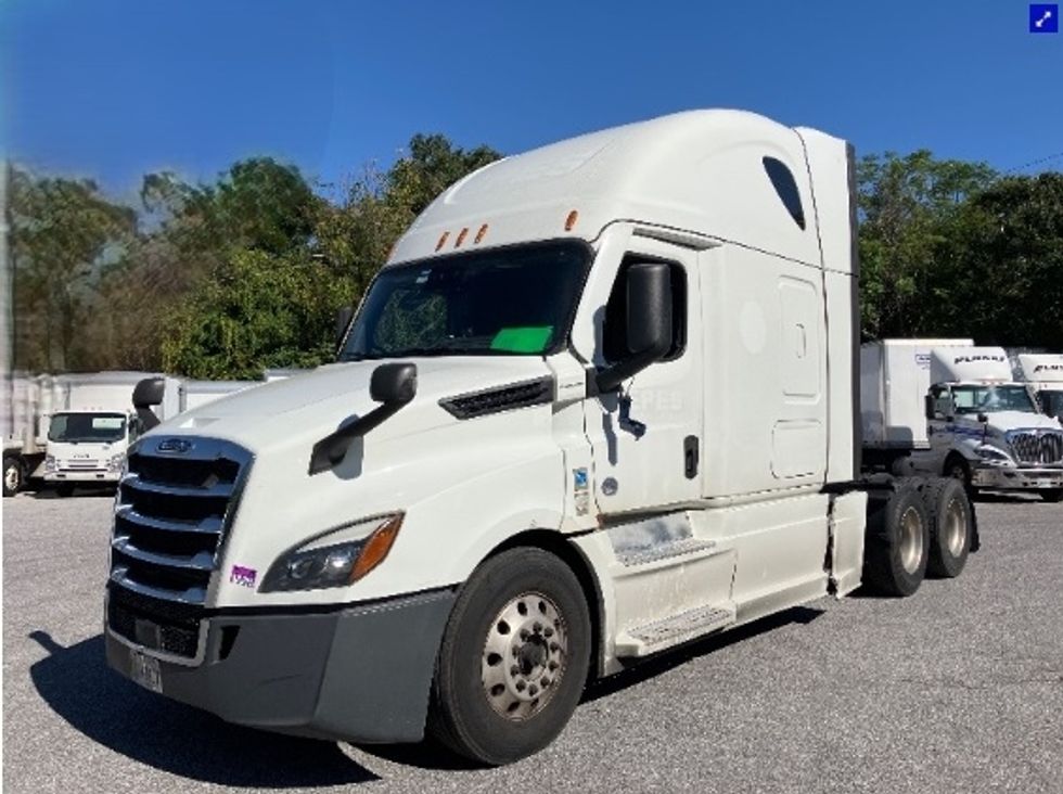 Sleeper Tractor-Heavy Duty Tractors-Freightliner-2021-T12664ST-Pensacola-FL-373,052\n\t\tmiles-$ 76,750 - Image 3