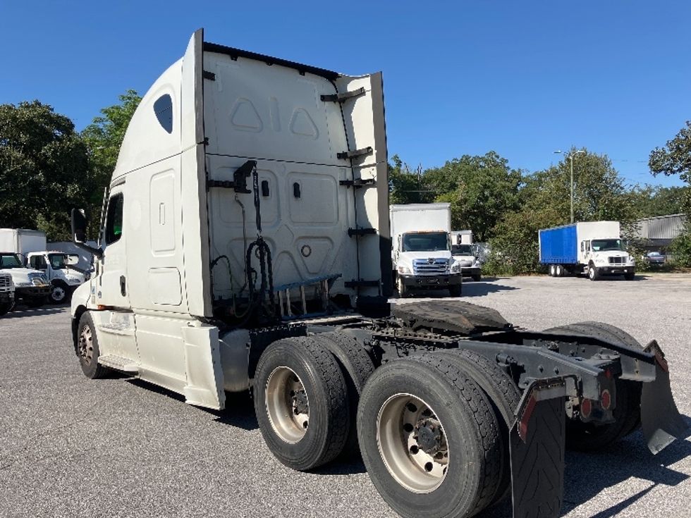Sleeper Tractor-Heavy Duty Tractors-Freightliner-2021-T12664ST-Pensacola-FL-373,052\n\t\tmiles-$ 76,750 - Image 5