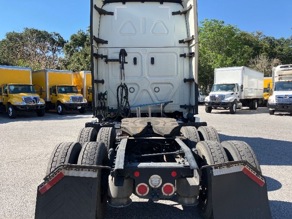 Sleeper Tractor-Heavy Duty Tractors-Freightliner-2021-T12664ST-Pensacola-FL-373,052\n\t\tmiles-$ 76,750 - Image 6